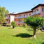 Residence Villa Giardini 3*
