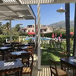 Residence Villa Giardini 3*