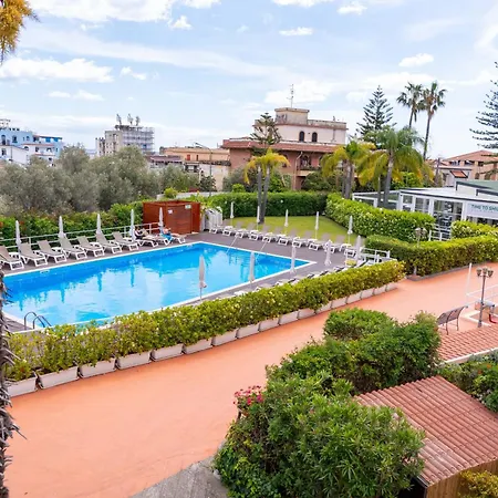 Residence Villa Giardini Apartahotel 3*